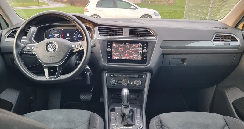 Volkswagen Tiguan cena 122987 przebieg: 152000, rok produkcji 2019 z Piaski małe 596